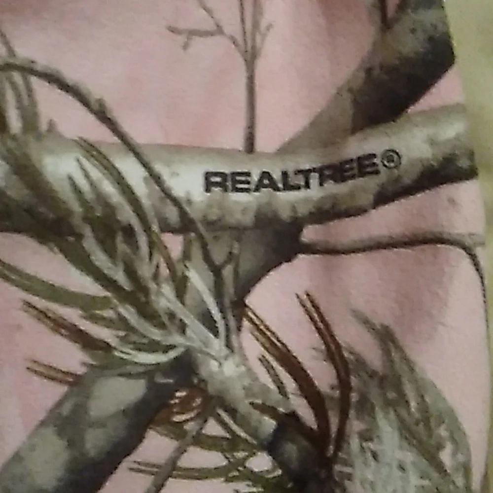 NWOT  🫎 Realtree PINK CAMOUFLAGE Twin BED SKIRT  UNISEX